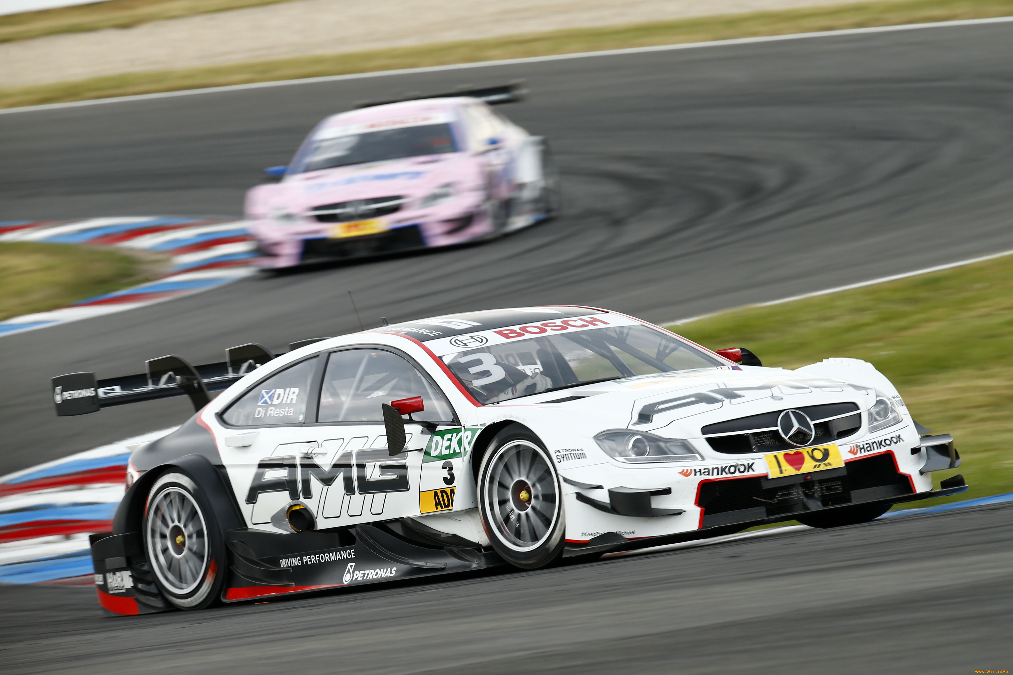 Скорость гоночной. AMG c63 Sport гоночный. DTM автоспорт. Deutsche Tourenwagen Masters трасса. Mercedes в автоспорте.